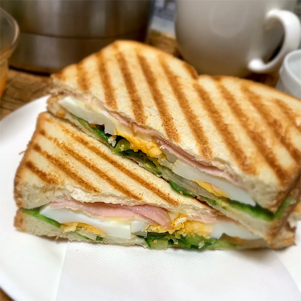 久々のホットサンド🥪|にょんにいさん