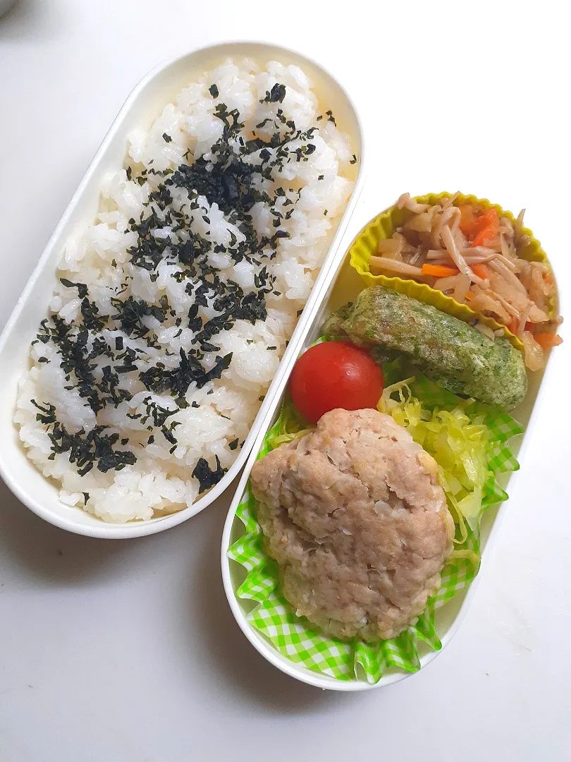 ☆中学生弁当☆若芽ごはん、切干大根、竹輪磯揚げ、ミニトマト、キャベツ、ハンバーグ|ｼｮｺﾗさん