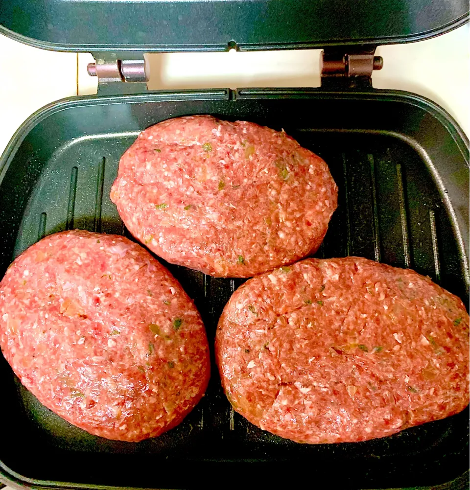 Snapdishの料理写真:Beef Burger Patties|gonbenさん