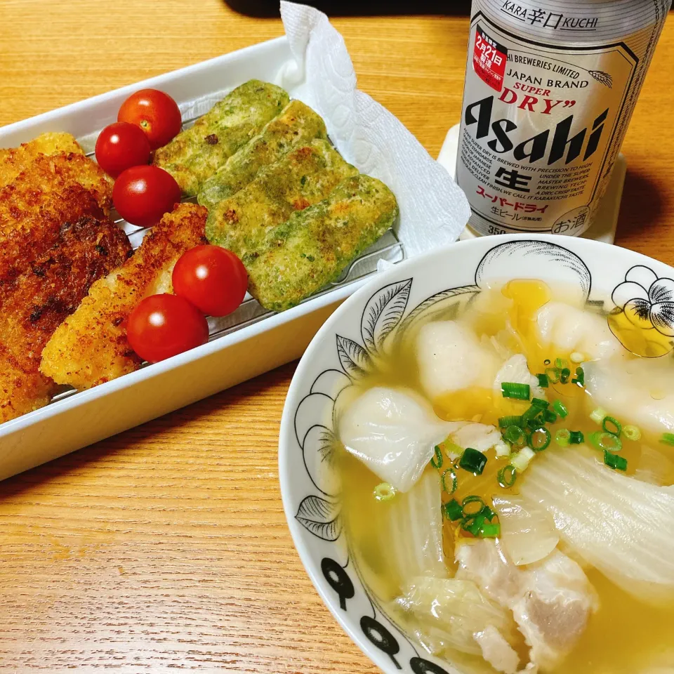 イカフライとフリッター
白菜とハムとエビ餃子のスープ|naoさん