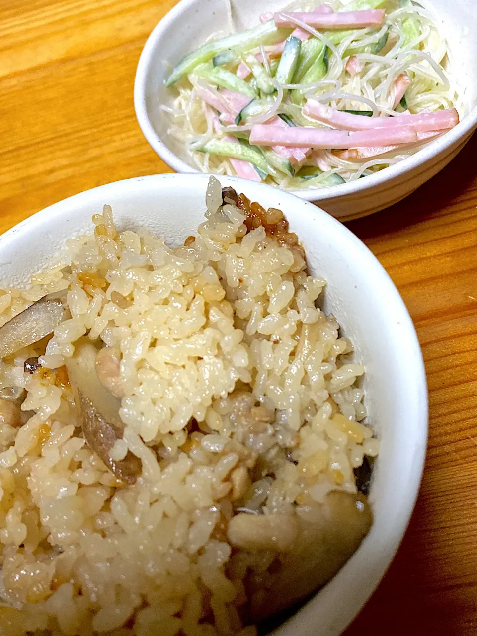 鶏モモごぼうの炊き込みご飯、春雨サラダ|kaaaaaさん