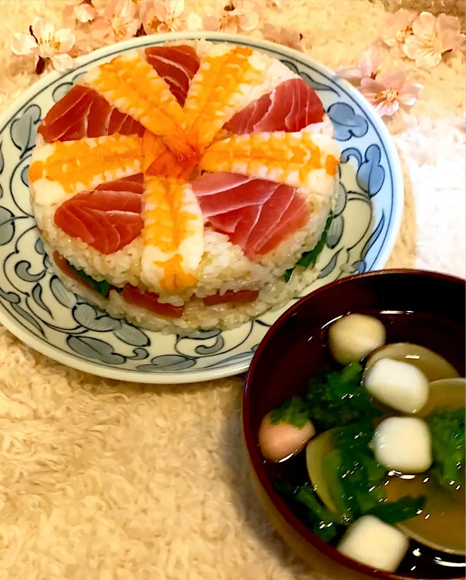 Snapdishの料理写真:ひな祭り🎎ちらし寿司ケーキにはまぐり汁|みっこちゃんさん