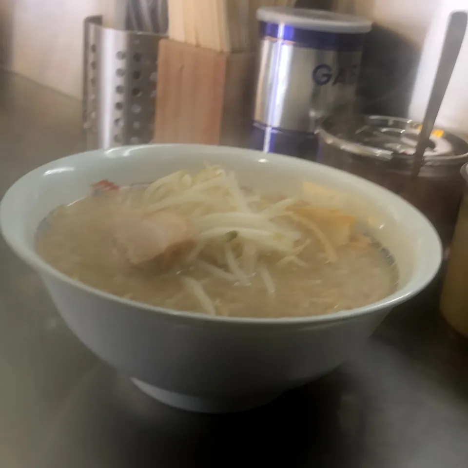 Snapdishの料理写真:＃立ち喰い　で　＃朝ラー　今日も　ホープ軒|Hajime Sakaiさん