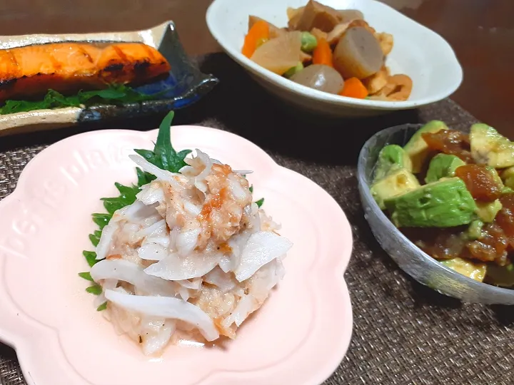 じゅんじゅんさんの料理
ツナと新玉ねぎの梅和え

煮物　
マグロ　アボカドわさび醤油|びせんさん