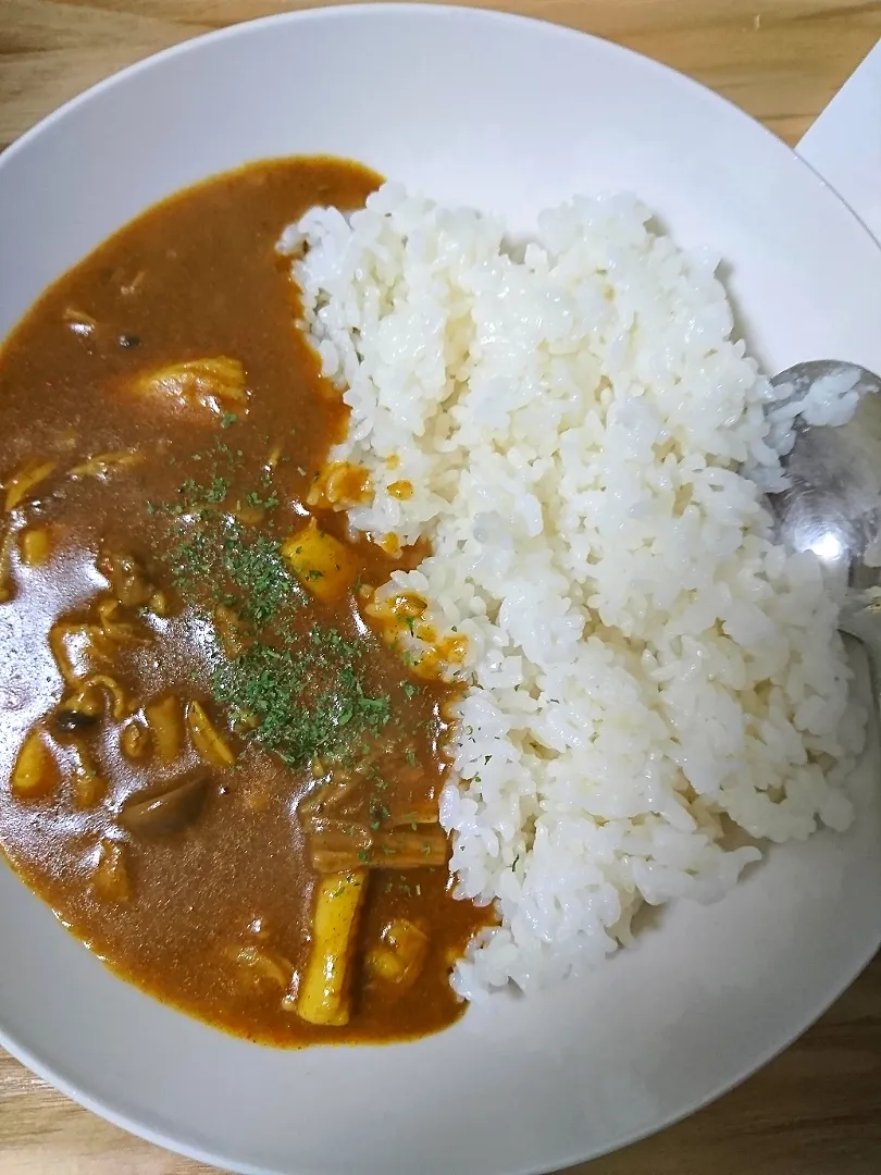 狸の宴シリーズ
未up消化m(_ _)m

先日の料理その⑤
チキンと魚介類とキノコのカレー
( ・∀・)ﾉｼ
市販ルー無使用、無化調、オール狸特製|タヌキさん