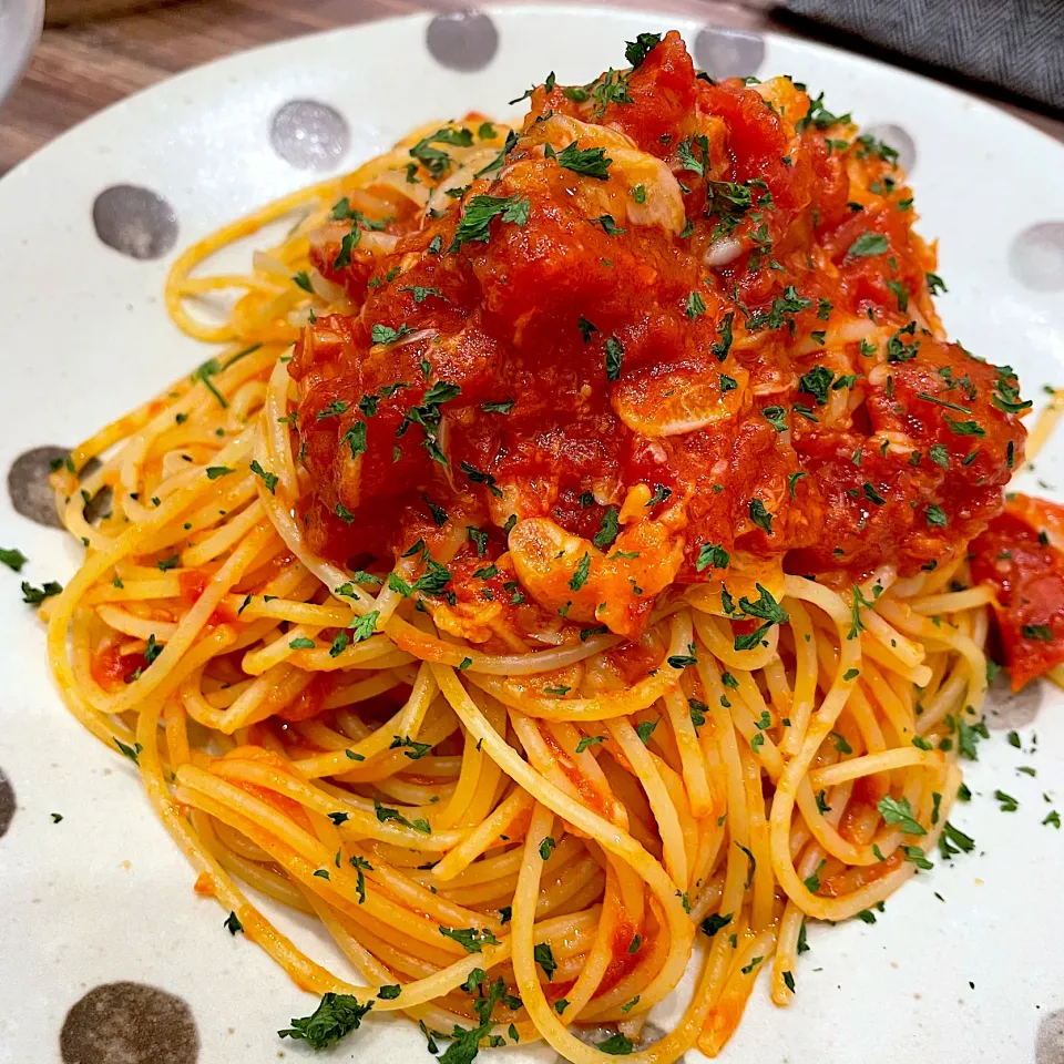 カプリチョーザ風トマトとニンニクのスパゲッティ|もやぴさん