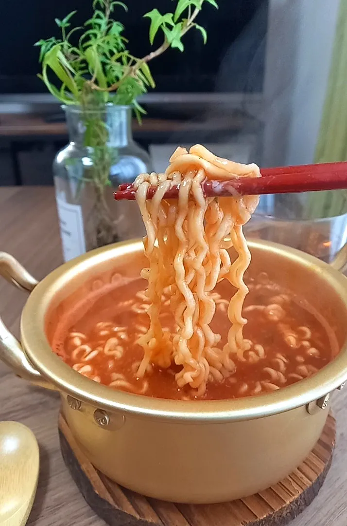 Snapdishの料理写真:ﾁﾘﾄﾏﾄ辛ﾗｰﾒﾝ|まりおさん