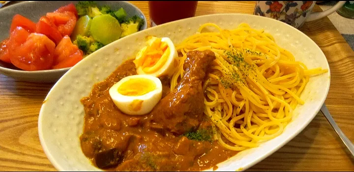 Snapdishの料理写真:'22．3/5
手羽元カレーパスタ😋|たえさん