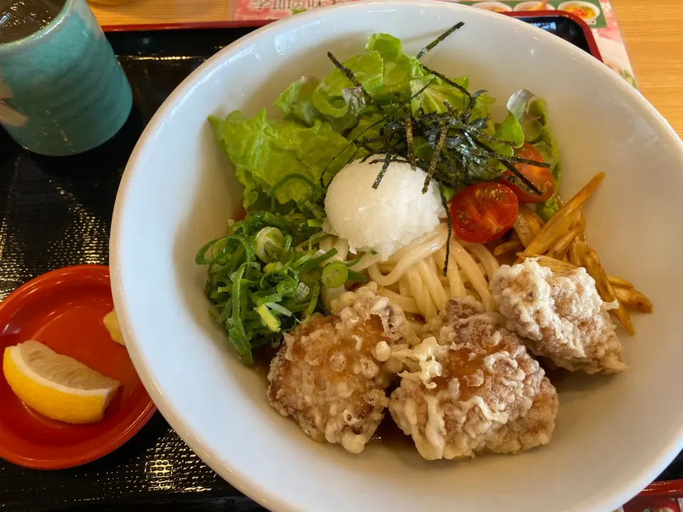 まかないごはん  彩り鶏唐天ぶっかけうどん|ようか✩.*˚さん