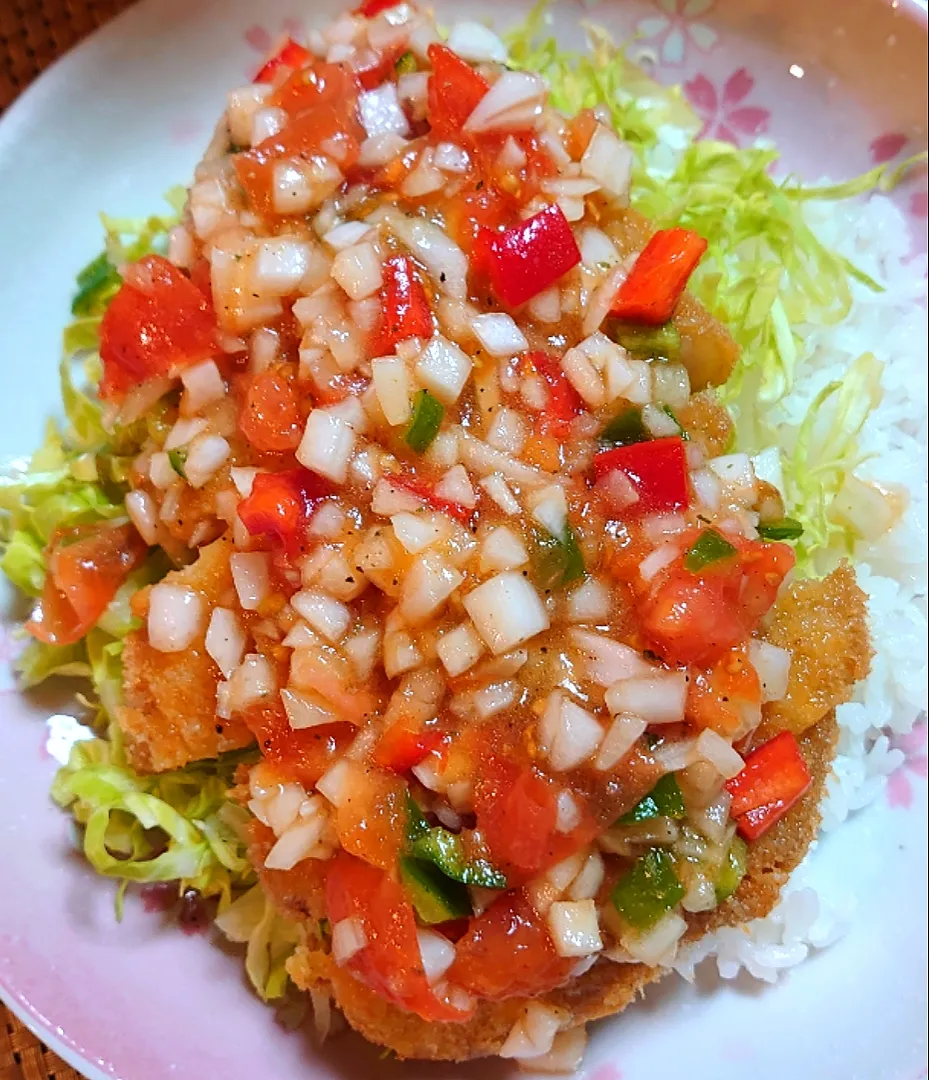 トンカツをさっばり食べたくて……
マリネソースで夕ご飯🍴
(トマト、玉ねぎ、パプリカ、ピーマン、レモン汁、酢、オリーブオイル、砂糖、クレイジーソルト)|ポチさん