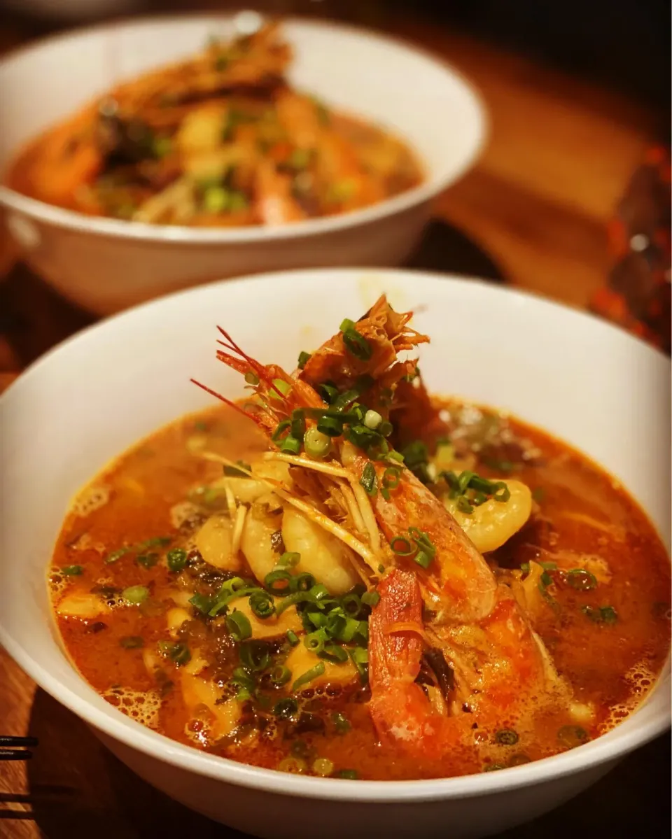 Dinner ! Dinner ! Dinner ! 
A little Fusion Dish 
Thai & Japanese 
Miso Stock with Tom Yum Seasoning with Garlic , Fresh Basil ,Lime Leaf, fresh Prawns, Mushroo|Emanuel Hayashiさん