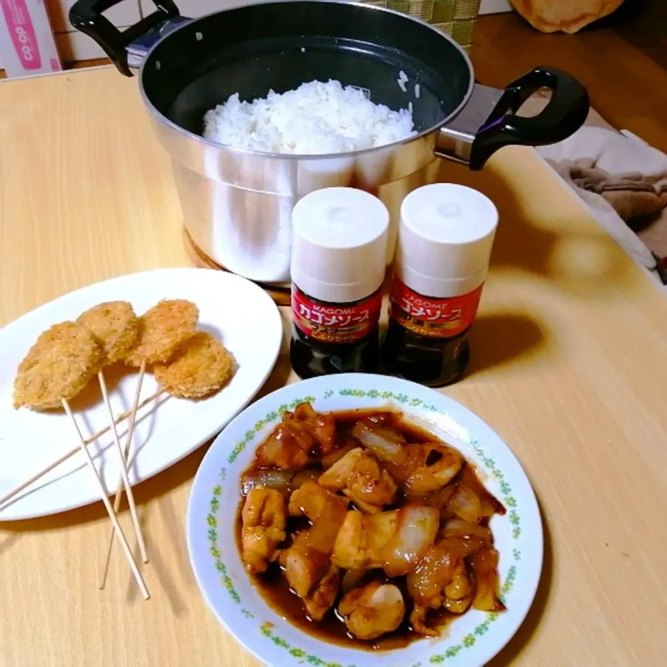 串なしの焼き鳥タレとレンコンフライ串。
釜炊きのごはん。|ariyo4200さん