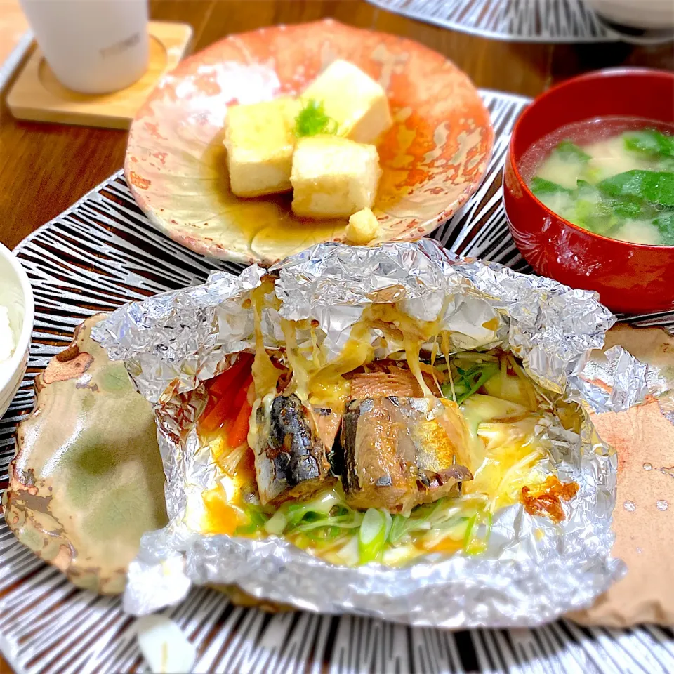 鯖味噌チーズホイル焼き・揚げ出し豆腐・豚ひきと小松菜のお味噌汁|ちぃさん