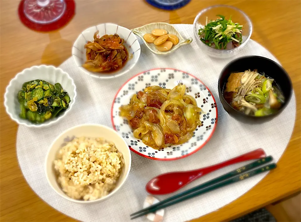 鶏肉のチーズ焼き　厚揚げきのこあんかけ　鯵のたたき　煮豆　一口ハンバーグ　きゅうり高菜和え|nana 🍅さん