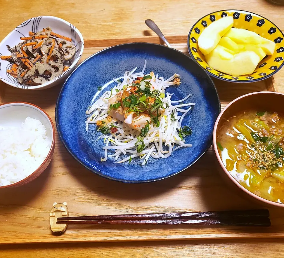 鱈の豆板醤蒸し、挽肉とキャベツの辛味噌スープ他|halさん