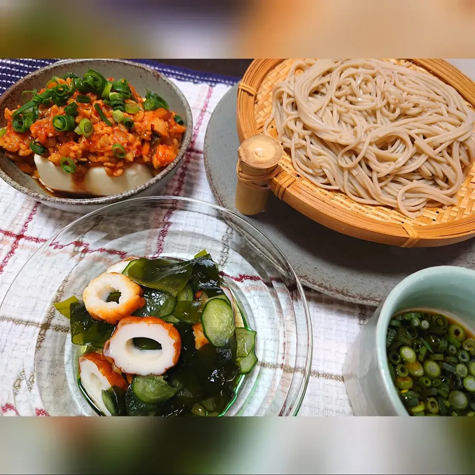 ★おうちごはん★

✴️キムチ納豆豆腐
✴️竹輪とわかめの酢の物
✴️ざる蕎麦(へぎ蕎麦)|☆Chieco☆さん