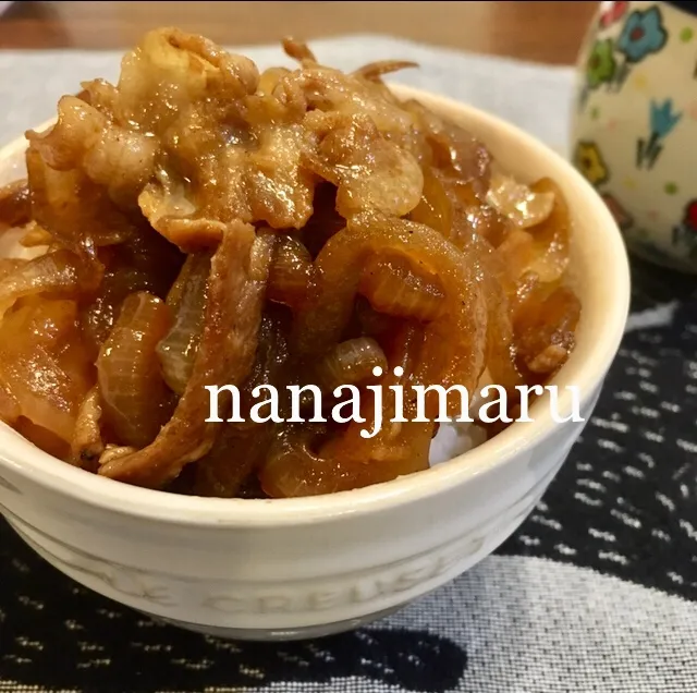 Snapdishの料理写真:ななじまるさんの【簡単】玉ねぎと豚バラ薄切り肉のスタミナ丼 #楽天レシピ|楽天レシピさん