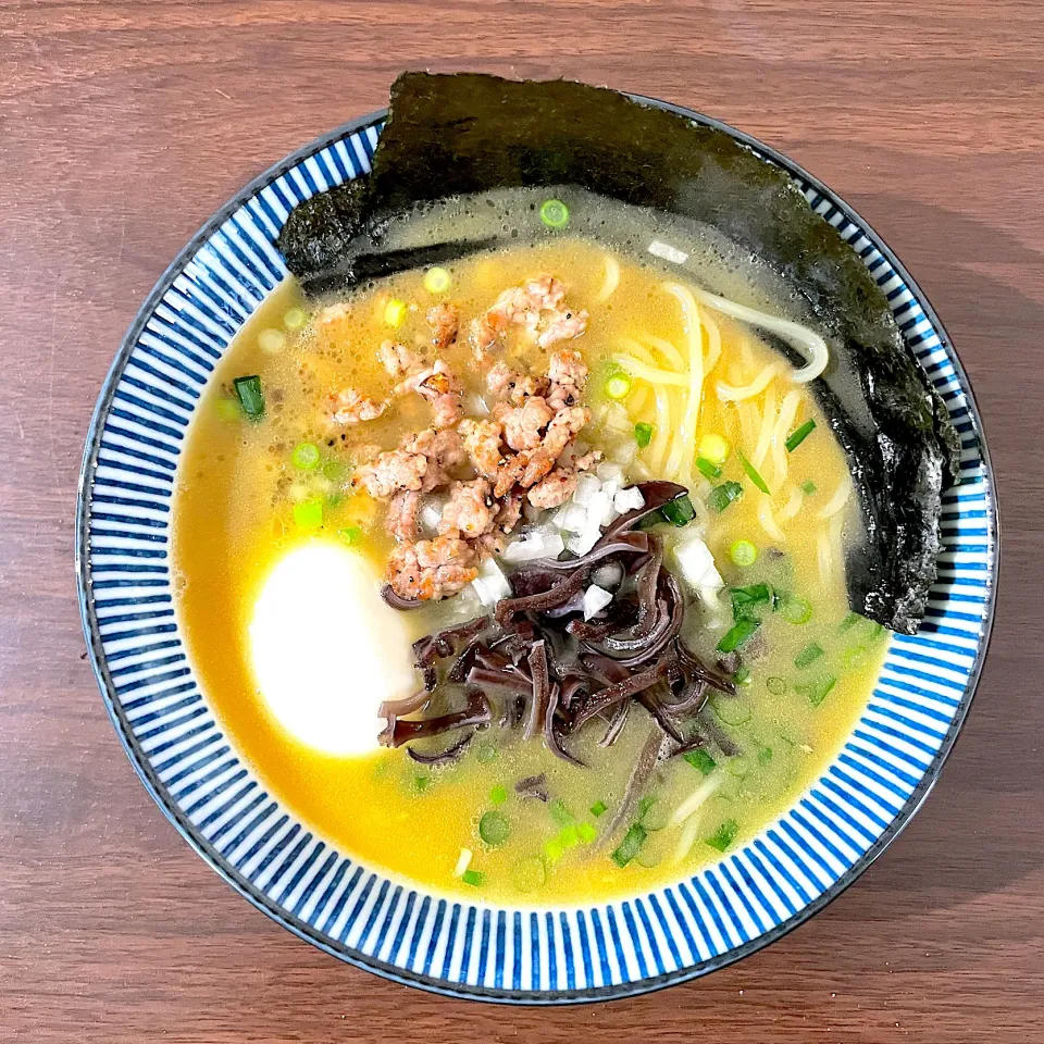 Snapdishの料理写真:鶏白湯ラーメン|dashi menjiroさん