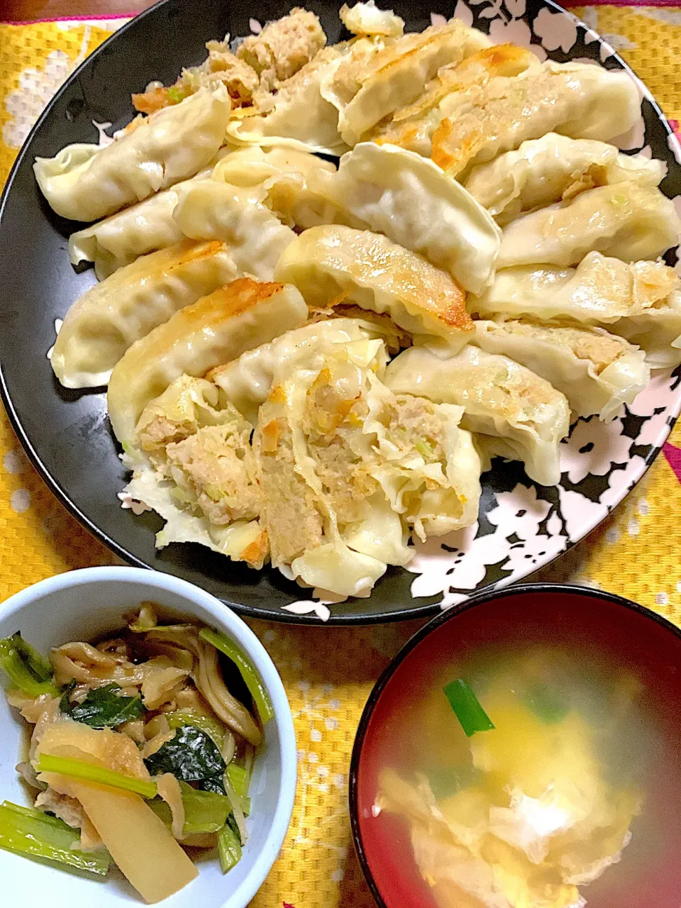 大根と小松菜の煮物　ニラ玉汁　焼き餃子|掛谷節子さん