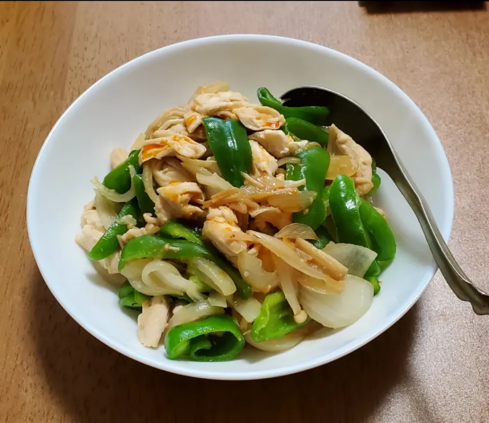 ササミと玉ねぎとピーマンとえのき茸の味噌ラー炒め|ナナさん