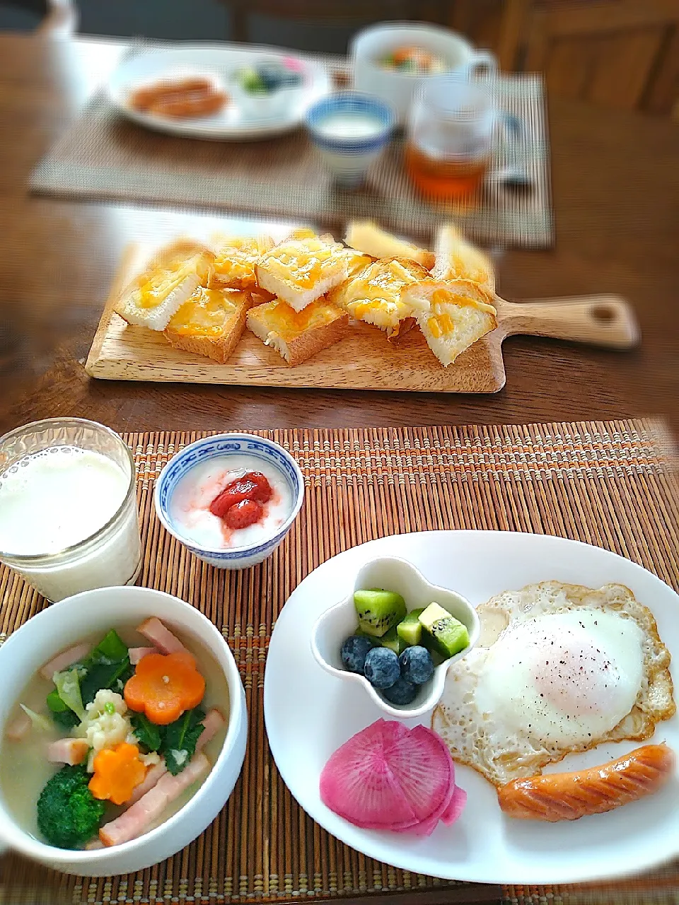 朝ごはん🌅！|まめころさん