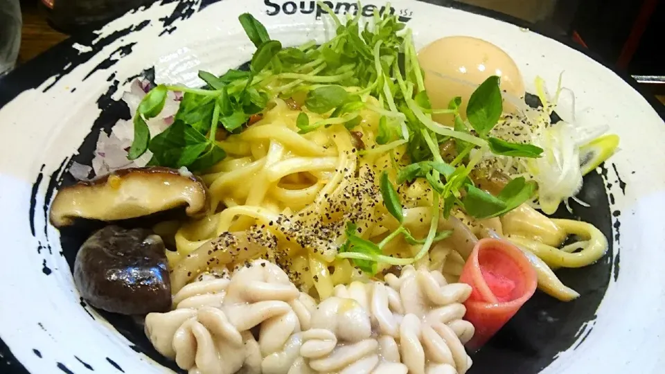 Snapdishの料理写真:【食べログ ラーメン 百名店
TOKYO 2021 選出店】
【日替わりらぁ麺】
Soupmen
天然白子と浅利の油そば
（日替わりらぁ麺、800円）
＋味玉（100円）
＠ときわ台2分
（赤羽から自転車24分）
22052|大脇さん