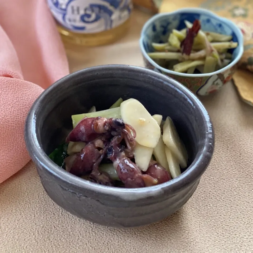 Snapdishの料理写真:ホタルイカとうどの辛子酢みそ和え🌿🦑🥢|ゆきぽん@ゆきの家飲み料理さん