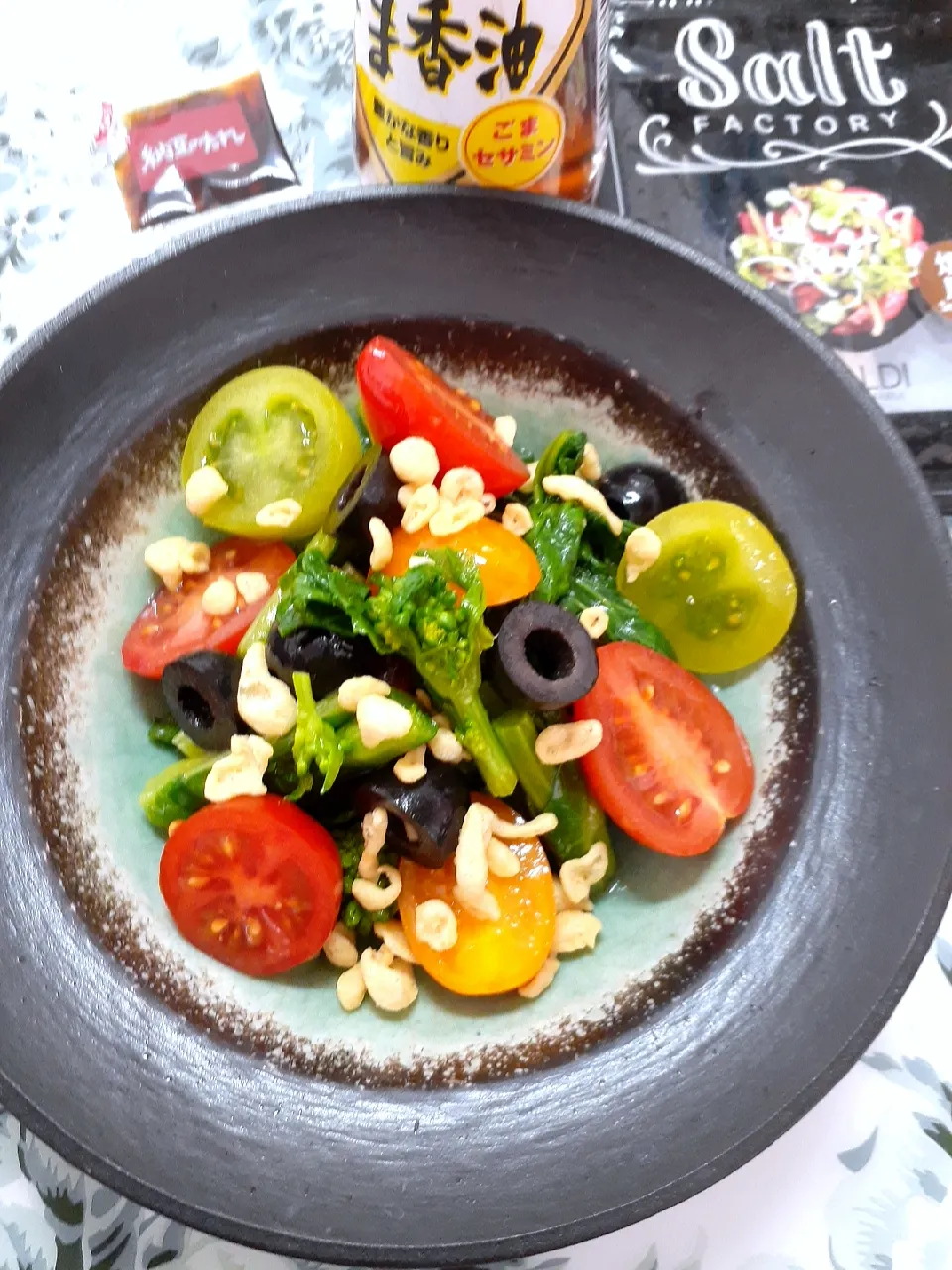 🔷菜の花と🍅トマトを揚げ玉であえてみた🔷|@きなこさん