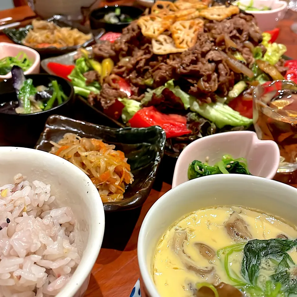 牛肉サラダで和食ごはん🍚|mokoさん