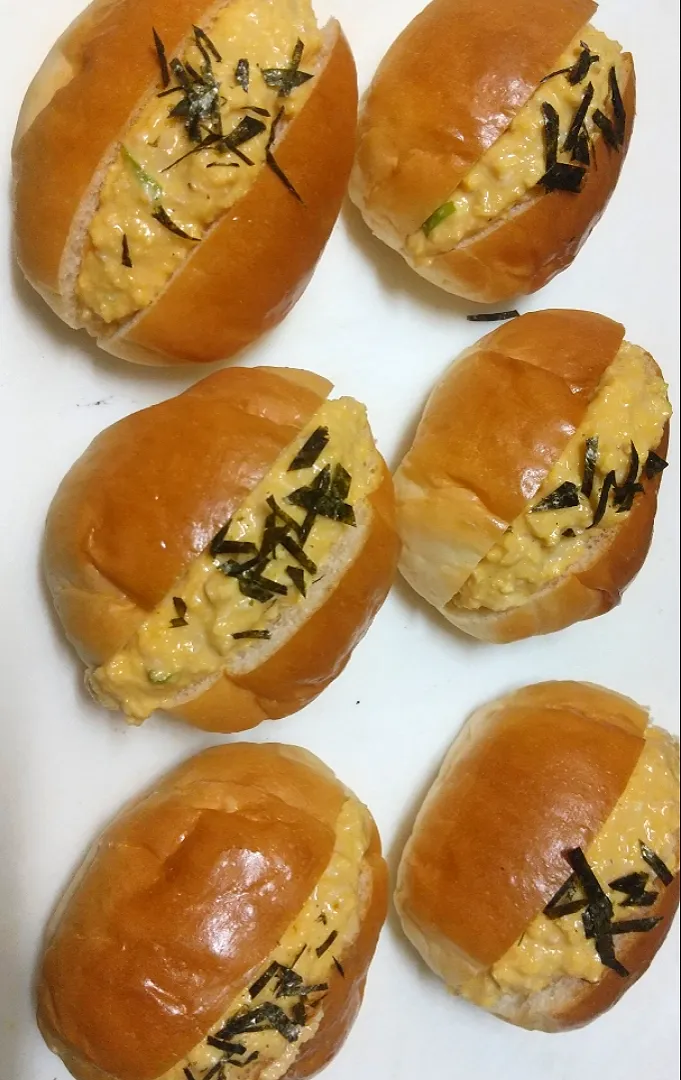 味玉子ドッグ

味玉を作りすぎたので玉子サラダにしてロールパンにはさんで、刻み海苔トッピング|アリーナ香貫くんさん