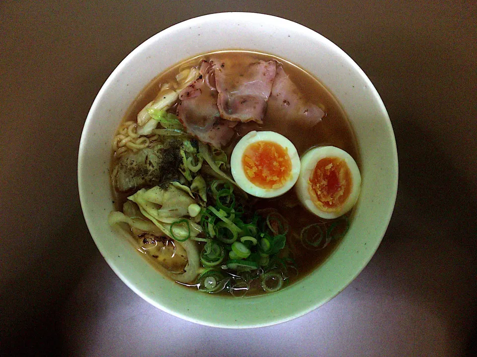 自家製 味噌ラーメン(玉子•ハム入)|ばーさんさん