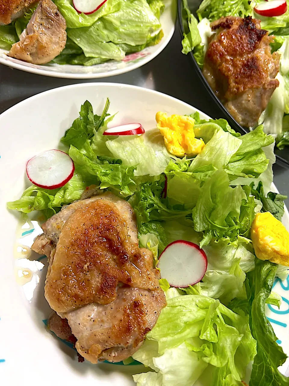 Snapdishの料理写真:ラディッシュサラダ🥗鶏肉ガーリックソテー|あーちゃんさん