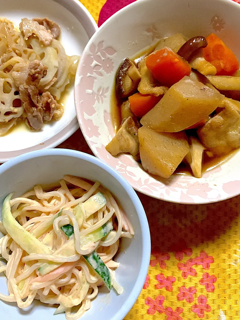 Snapdishの料理写真:根菜の煮物　蓮根の金平　マロニーサラダ🥗|掛谷節子さん