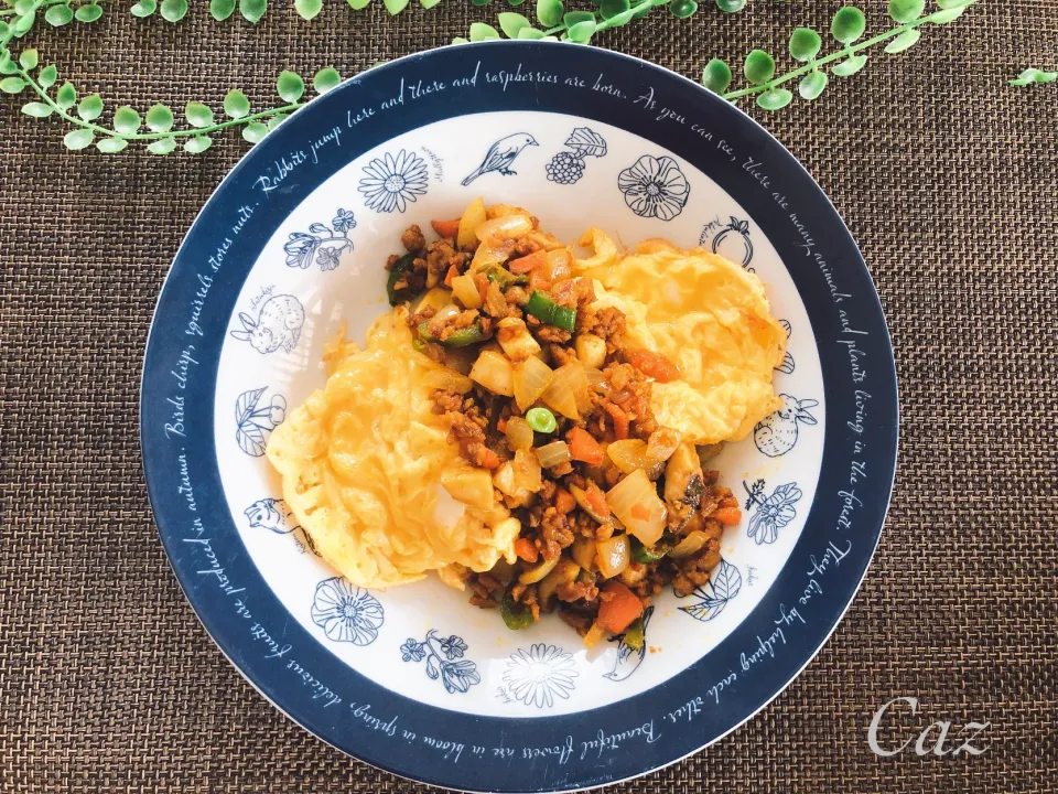 大豆ミートのカレーそぼろでオープンオムレツ風🍳|きゃずさん