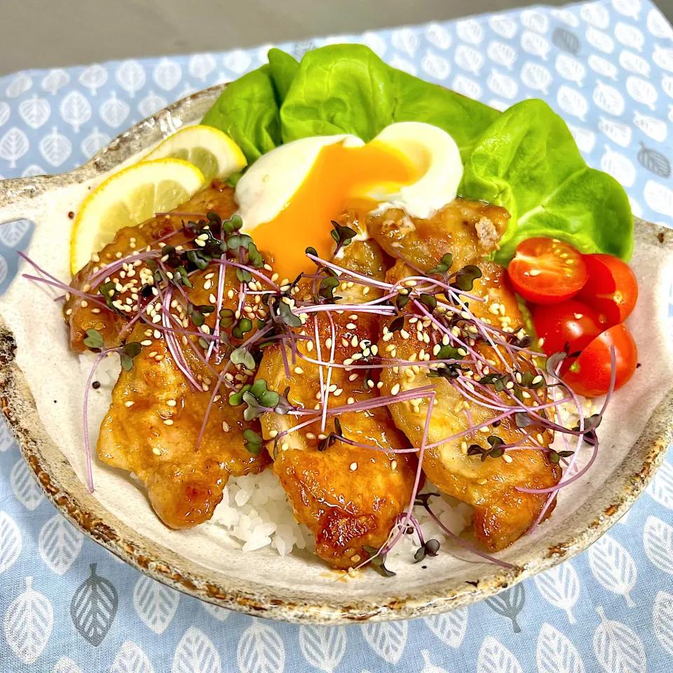 温玉乗せ★焼き肉丼|まめもにおさん