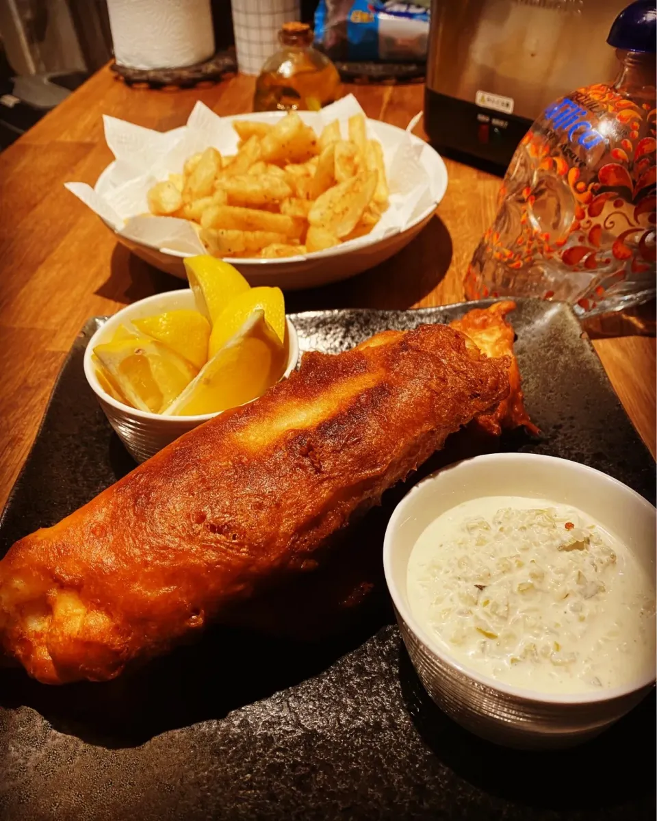 Dinner ! Fridays! Dinner ! Fridays!
Yeast Battered Cod Fillets with Fresh Chips 
#cod #chips #dinner #homecooking 
#homemade 
#ilovecooking|Emanuel Hayashiさん