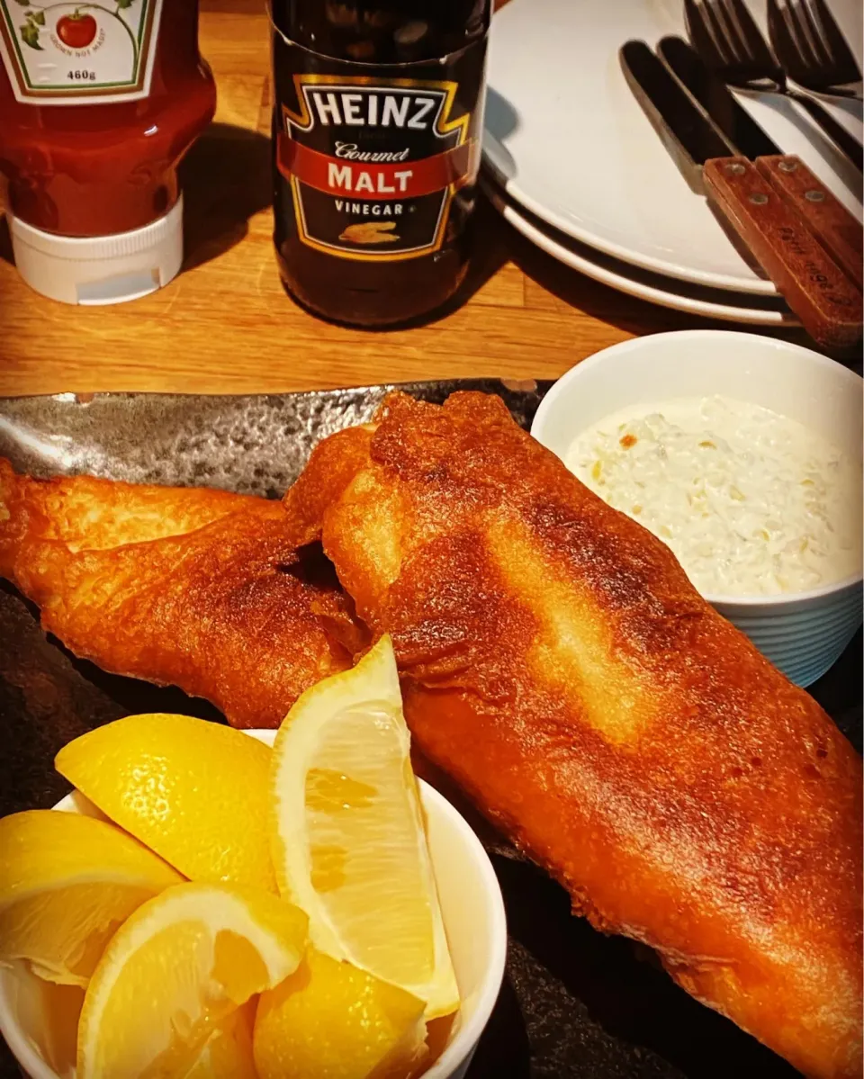 Dinner ! Fridays! Dinner ! Fridays!
Yeast Battered Cod Fillets with Fresh Chips 
#cod #chips #dinner #homecooking 
#homemade 
#ilovecooking|Emanuel Hayashiさん