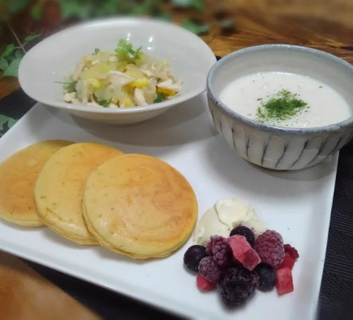 黒糖パンケーキで朝ごはん|くまちゃんさん