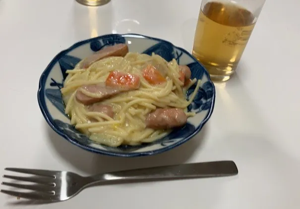 晩御飯はクリームパスタ。余り物の寄せ集めですが🤣|Saharaさん