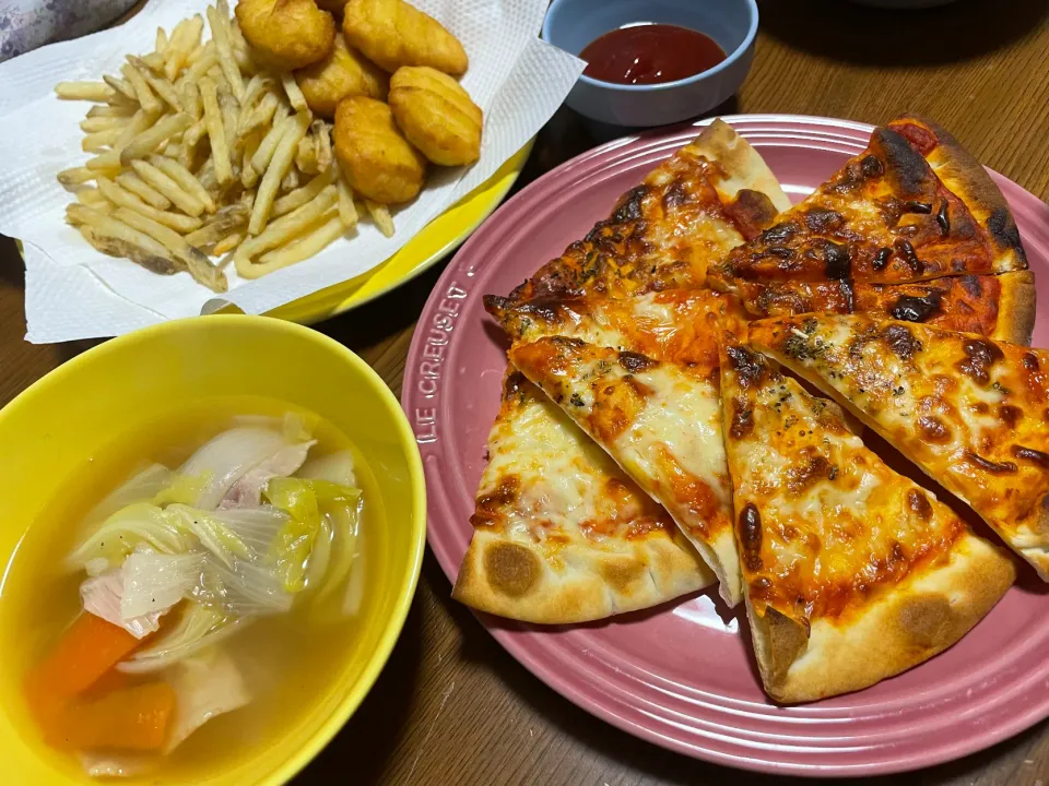 Snapdishの料理写真:3月12日夜はピザ🍕|とももさん