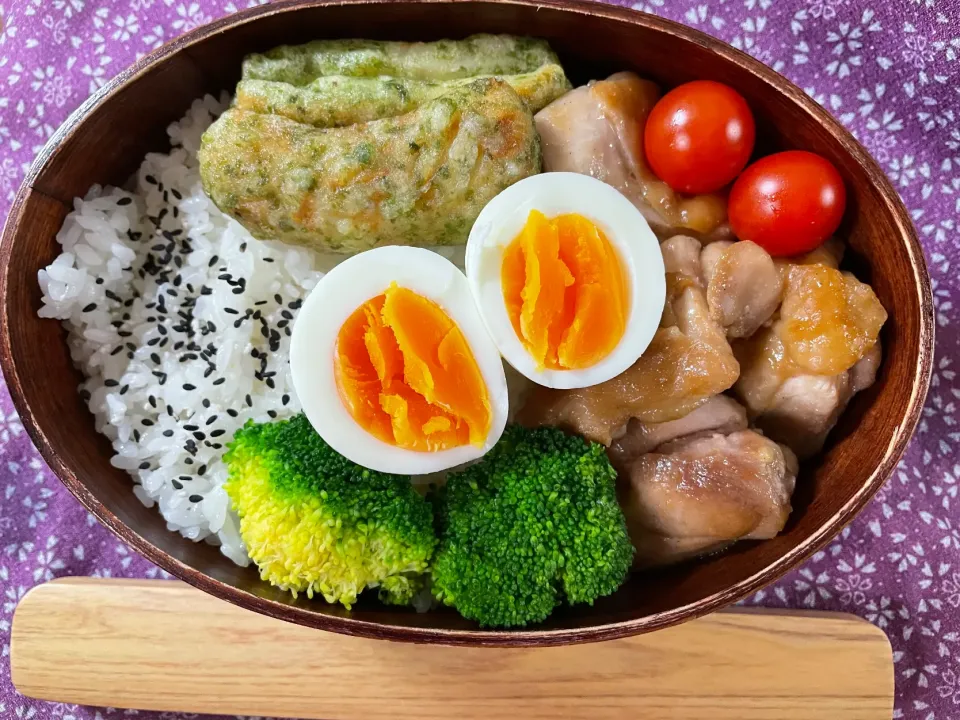 Snapdishの料理写真:照り焼きチキン弁当　磯辺揚げ　ゆで卵|ジャイママさん