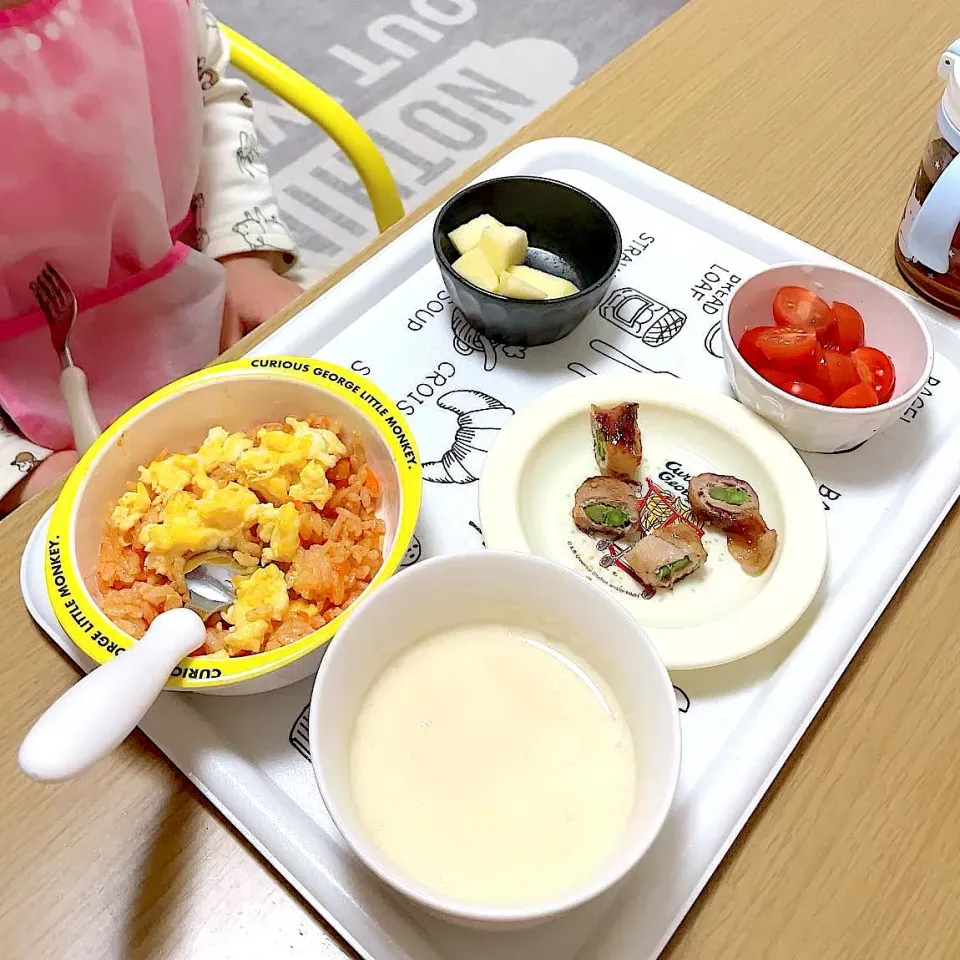 子供ご飯 オムライス 豚肉アスパラ巻き|爰音さん