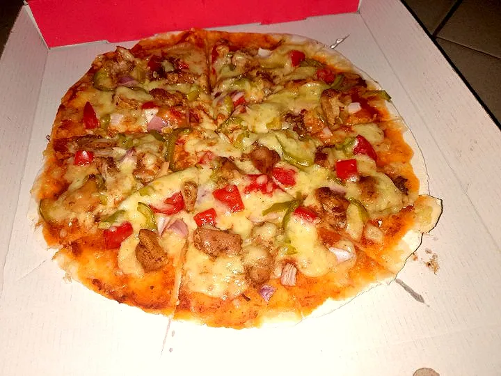 Chicken BBQ pizza|Marietha Mtawaさん