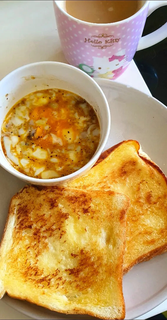 Snapdishの料理写真:Sunday's breakfast 
soft boiled eggs: black sauce black pepper white pepper + butter toast & white coffee 💁‍♀️💕😋|🌷lynnlicious🌷さん