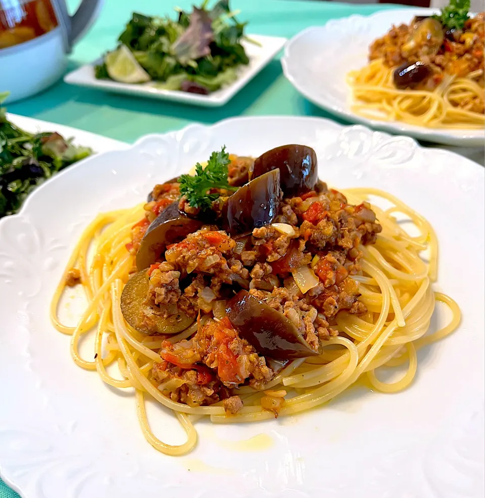 Snapdishの料理写真:大豆のお肉とフレッシュトマトとナスのボロネーゼ|りんりんさん