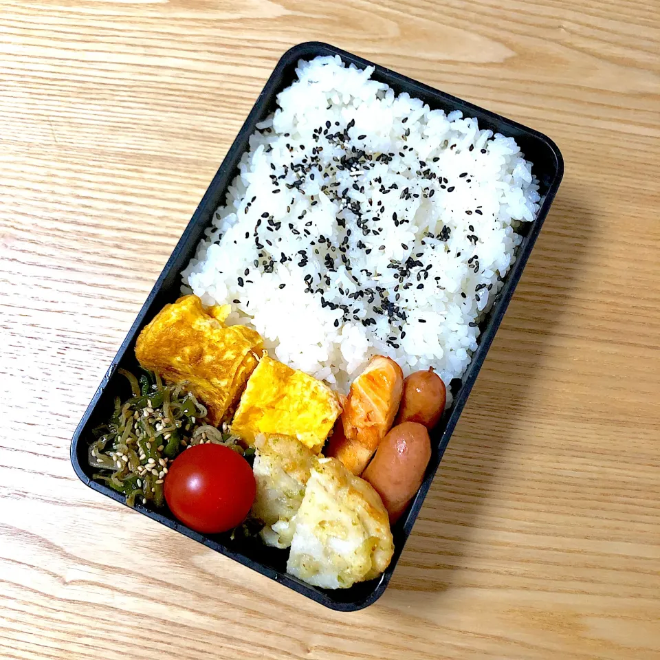 Snapdishの料理写真:木曜日の旦那さんのお弁当🍙|むさけんさん