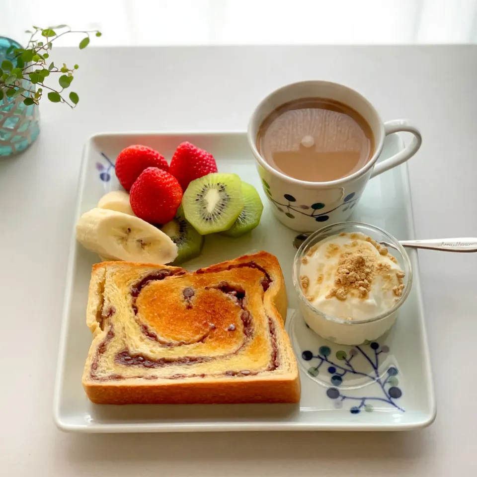 Snapdishの料理写真:餡巻き角食♡|わことひろさん