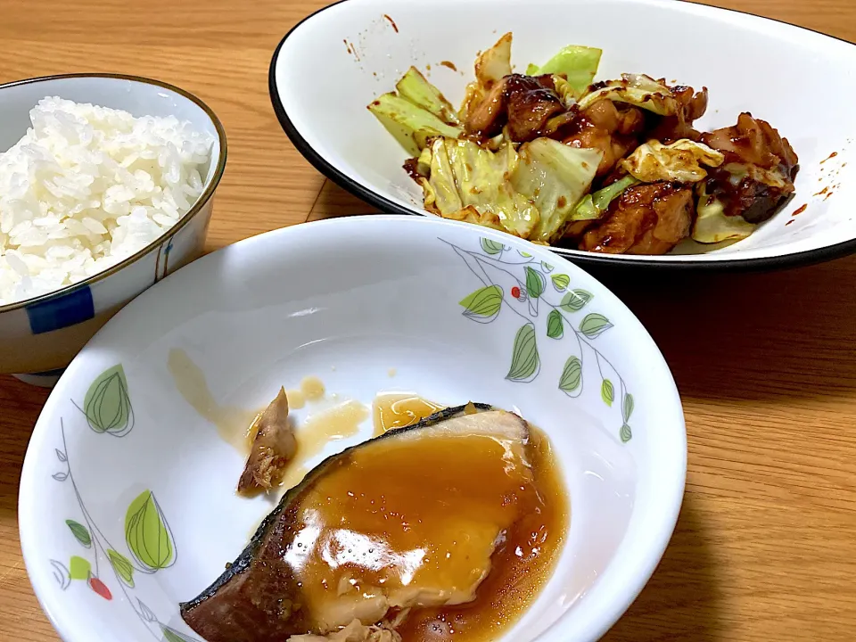 ぶりの照り焼きと鶏キャベツ|ぶんちょこさん