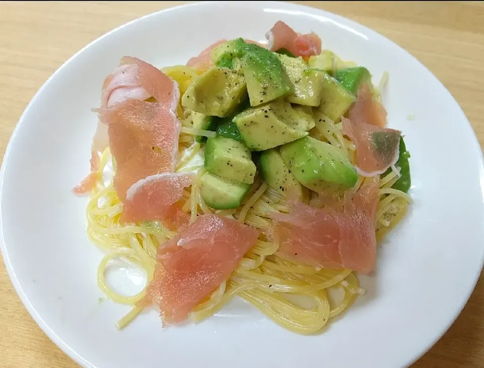 生ハムとアボカドのクリームチーズパスタ|oliveさん