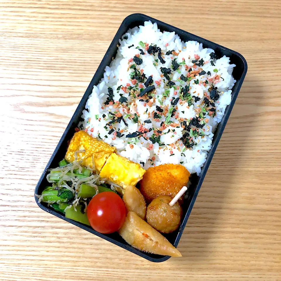 Snapdishの料理写真:金曜日の旦那さんのお弁当🍙|むさけんさん